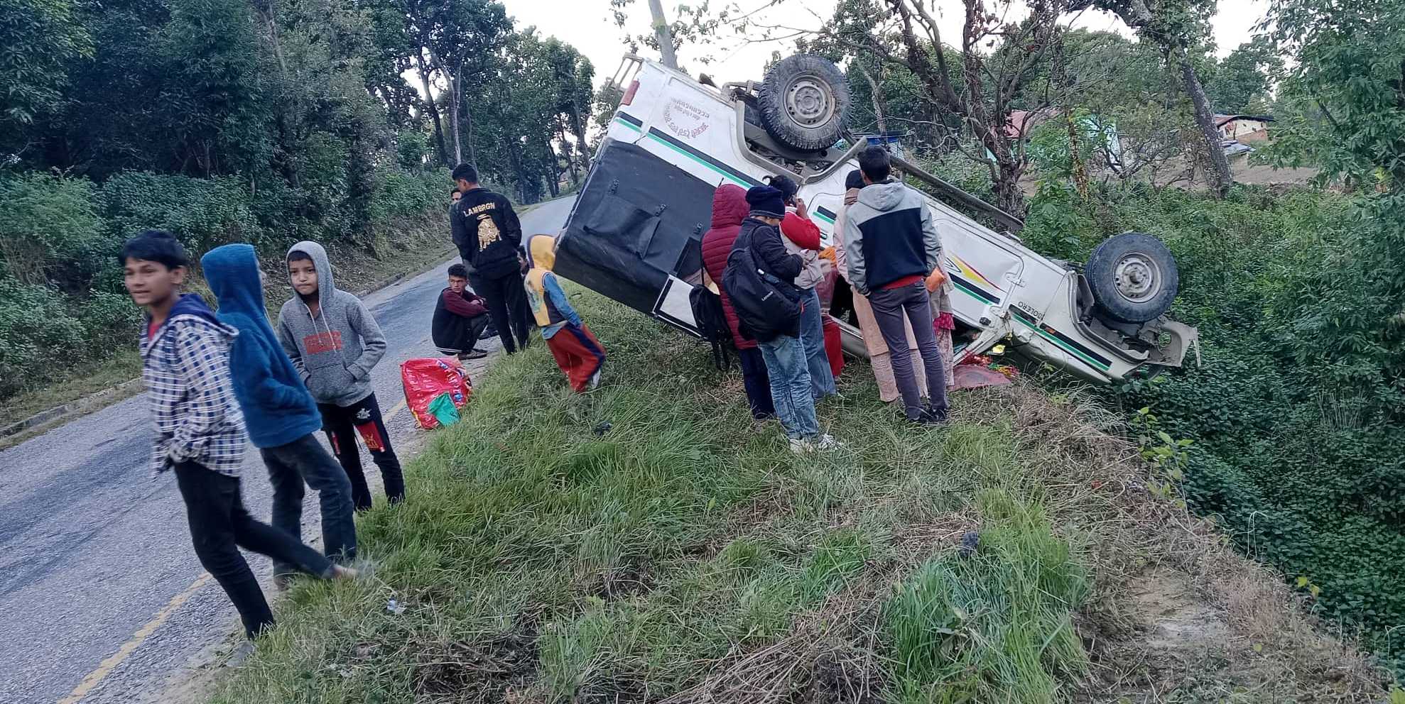 दार्चुलाबाट धनगढीका लागि छुटेको जिप बुढीतोलामा दुर्घटना